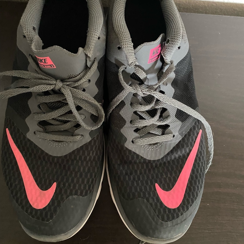 Gray and hot pink nikes!
